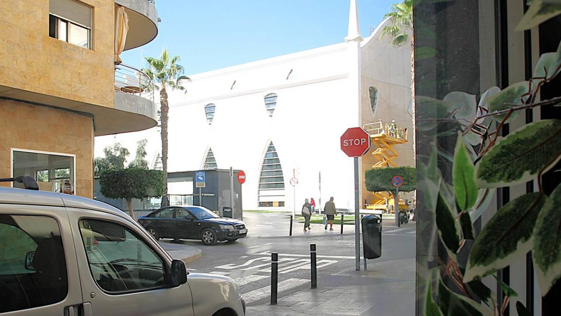 Sale - Commercial property - Torrevieja - Torrevieja Centro