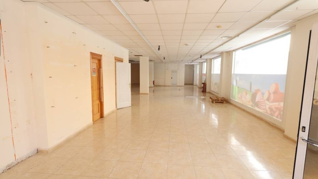 Sale - Commercial property - Torrevieja - Torrevieja Centro