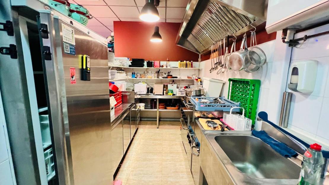 Sale - Commercial property - Torrevieja - Torrevieja Centro