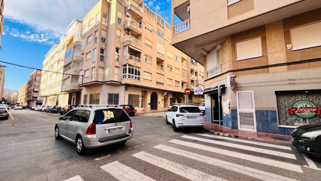 Sale - Commercial property - Torrevieja - Torrevieja Centro