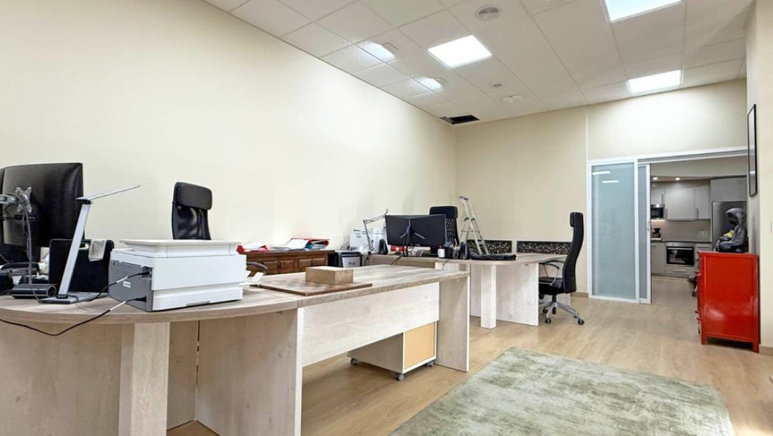 Sale - Commercial property - Torrevieja - Torrevieja Centro