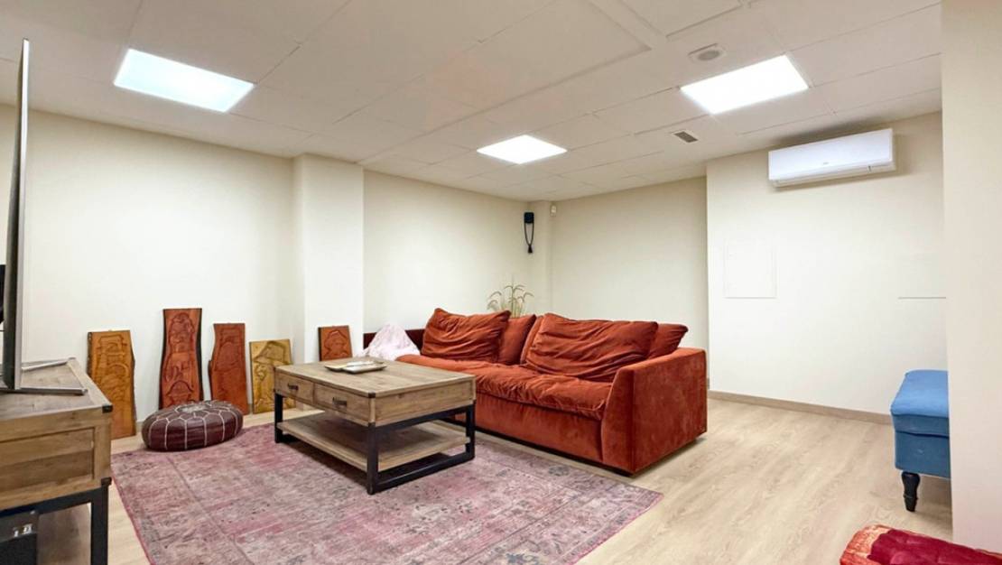 Sale - Commercial property - Torrevieja - Torrevieja Centro