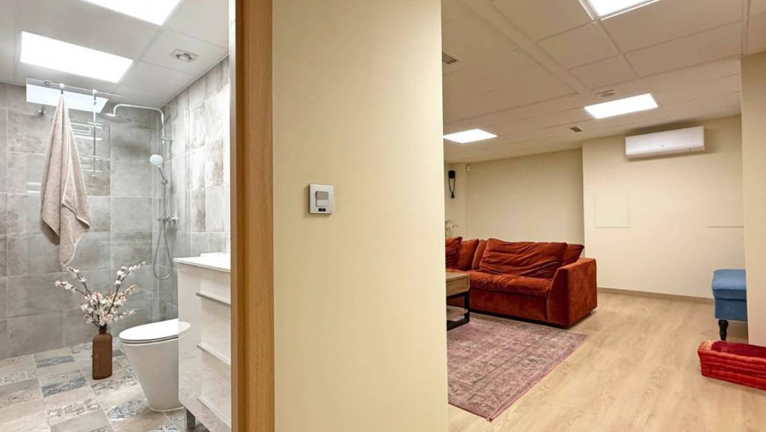 Sale - Commercial property - Torrevieja - Torrevieja Centro