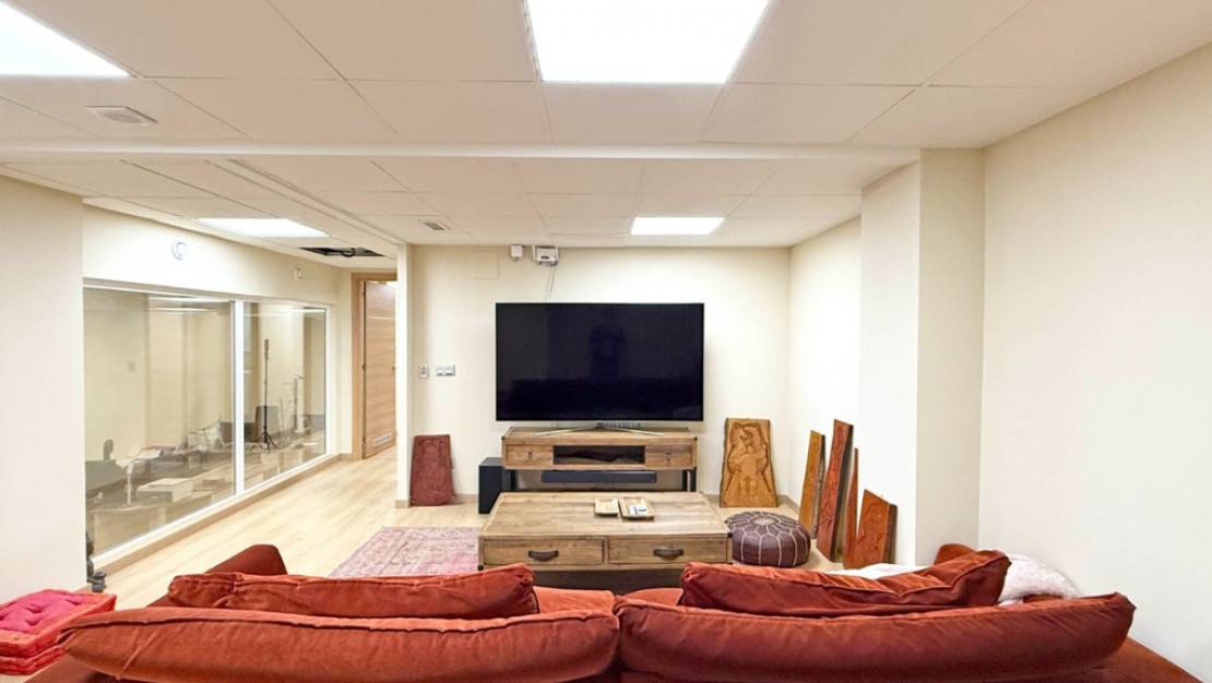 Sale - Commercial property - Torrevieja - Torrevieja Centro