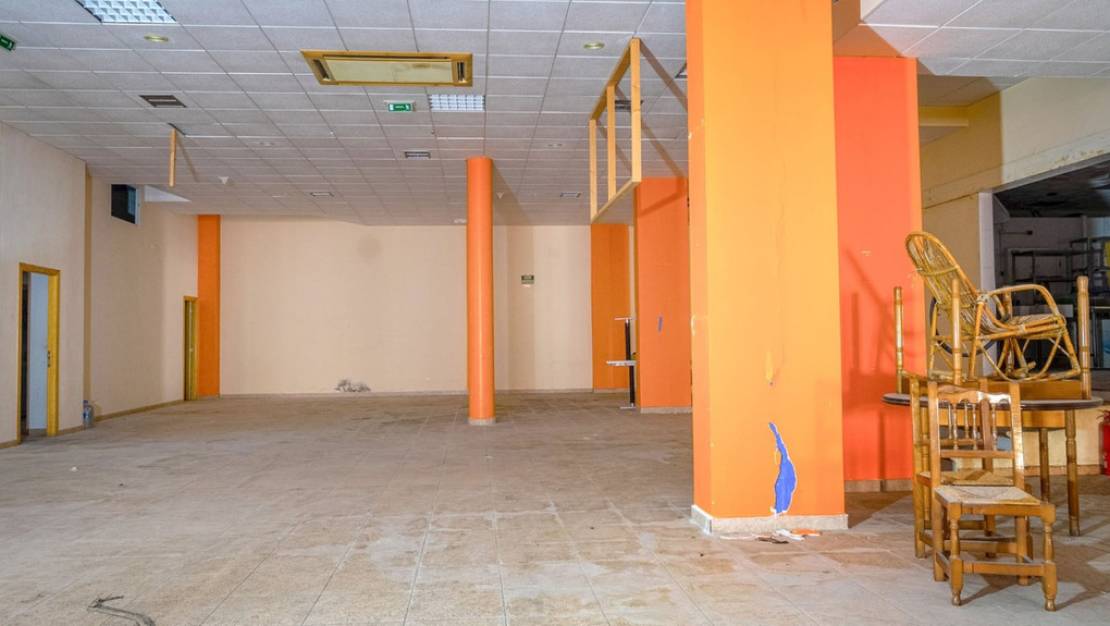 Sale - Commercial property - Torrevieja - Torrevieja Centro