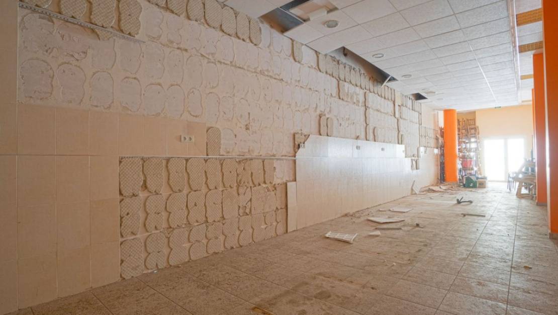 Sale - Commercial property - Torrevieja - Torrevieja Centro