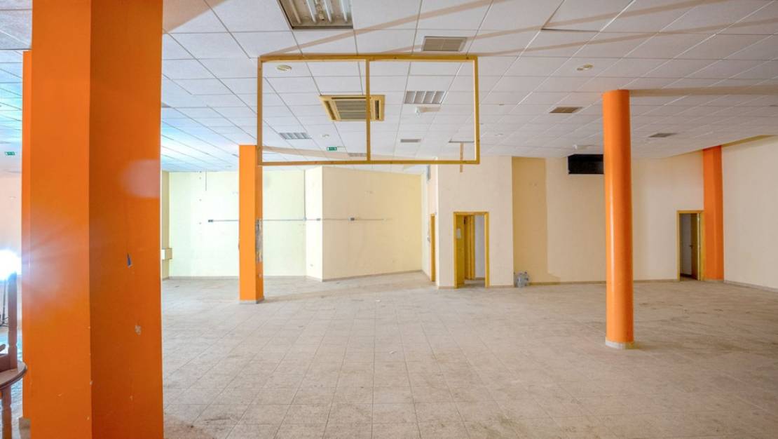 Sale - Commercial property - Torrevieja - Torrevieja Centro