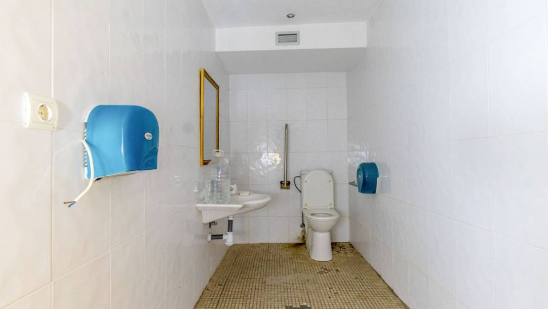 Sale - Commercial property - Torrevieja - Torrevieja Centro