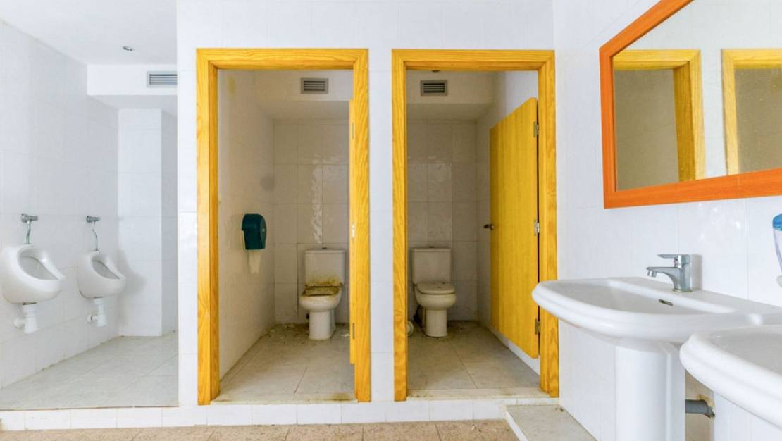 Sale - Commercial property - Torrevieja - Torrevieja Centro