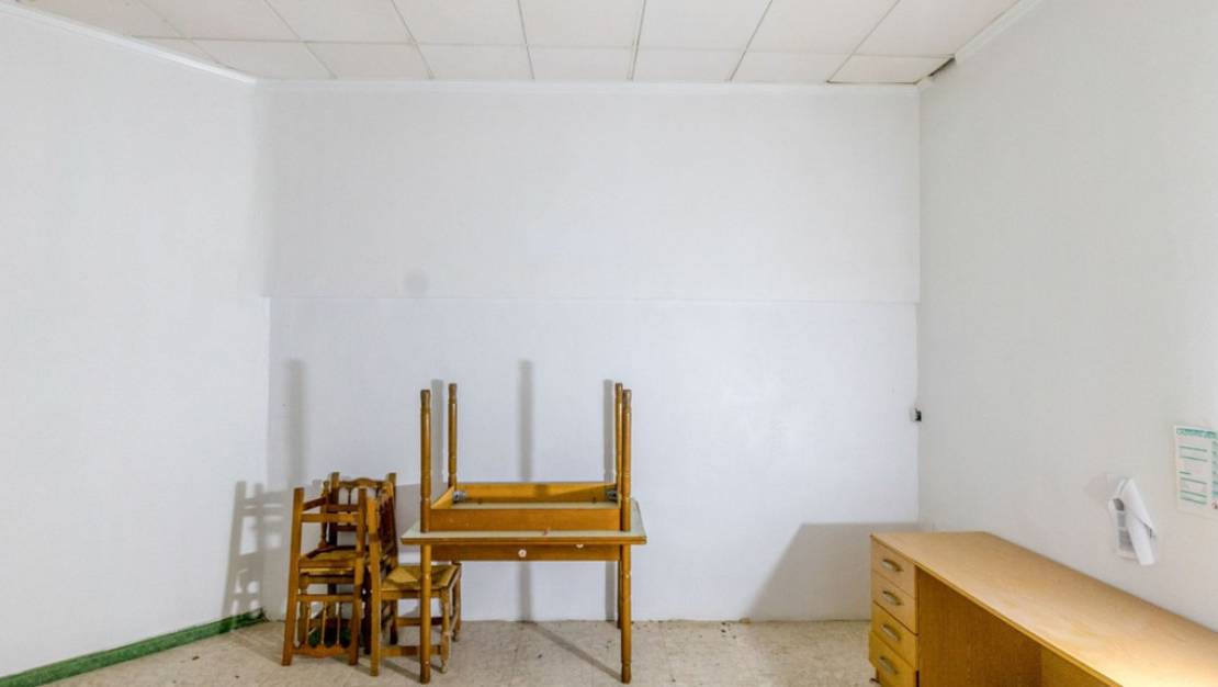 Sale - Commercial property - Torrevieja - Torrevieja Centro