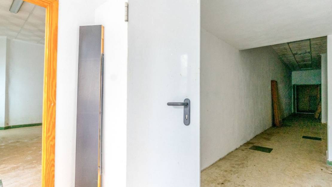 Sale - Commercial property - Torrevieja - Torrevieja Centro