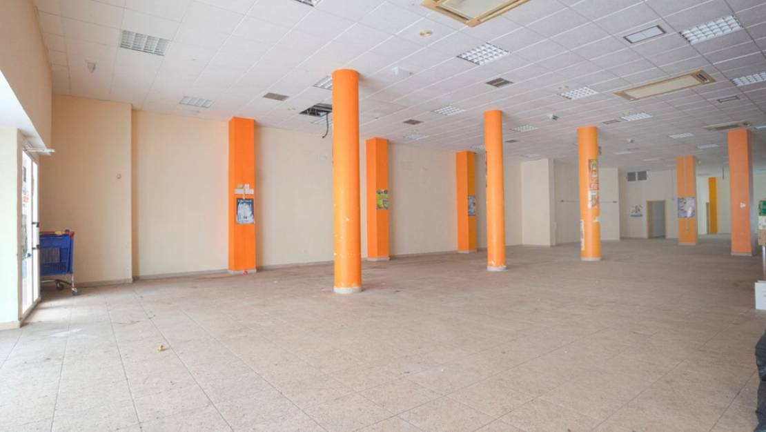 Sale - Commercial property - Torrevieja - Torrevieja Centro