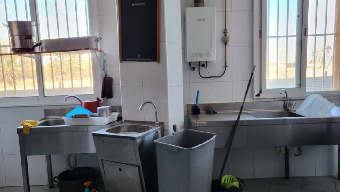 Sale - Commercial property - Torrevieja - Torrevieja Centro