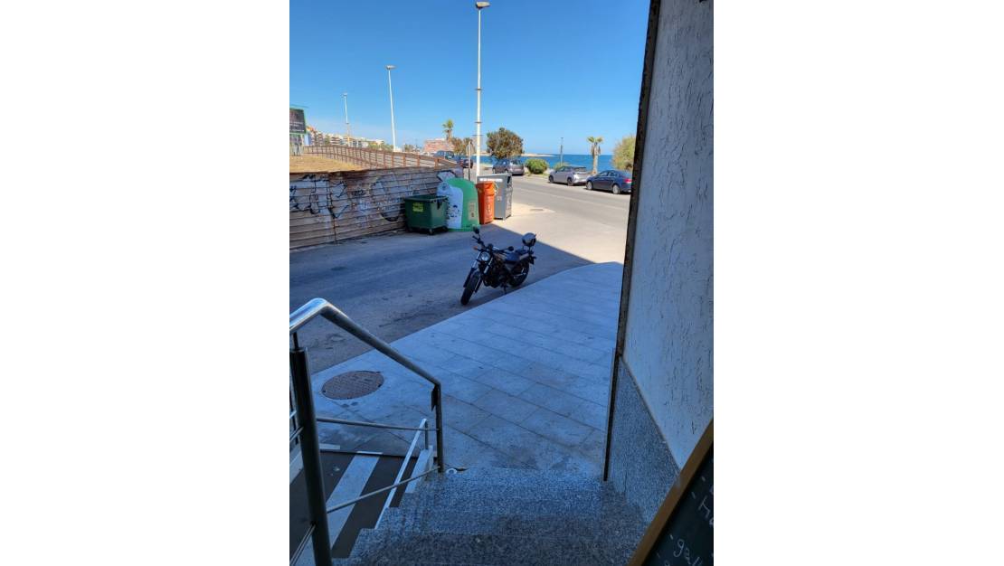 Sale - Commercial property - Torrevieja - Torrevieja Centro