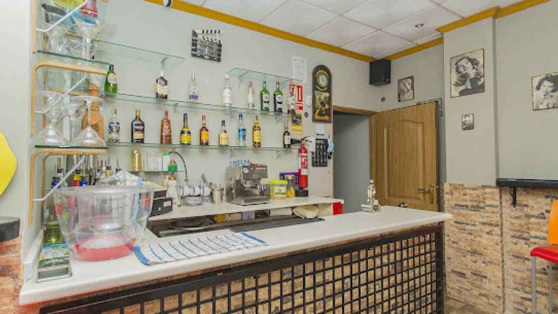 Sale - Commercial property - Torrevieja - Torrevieja Centro