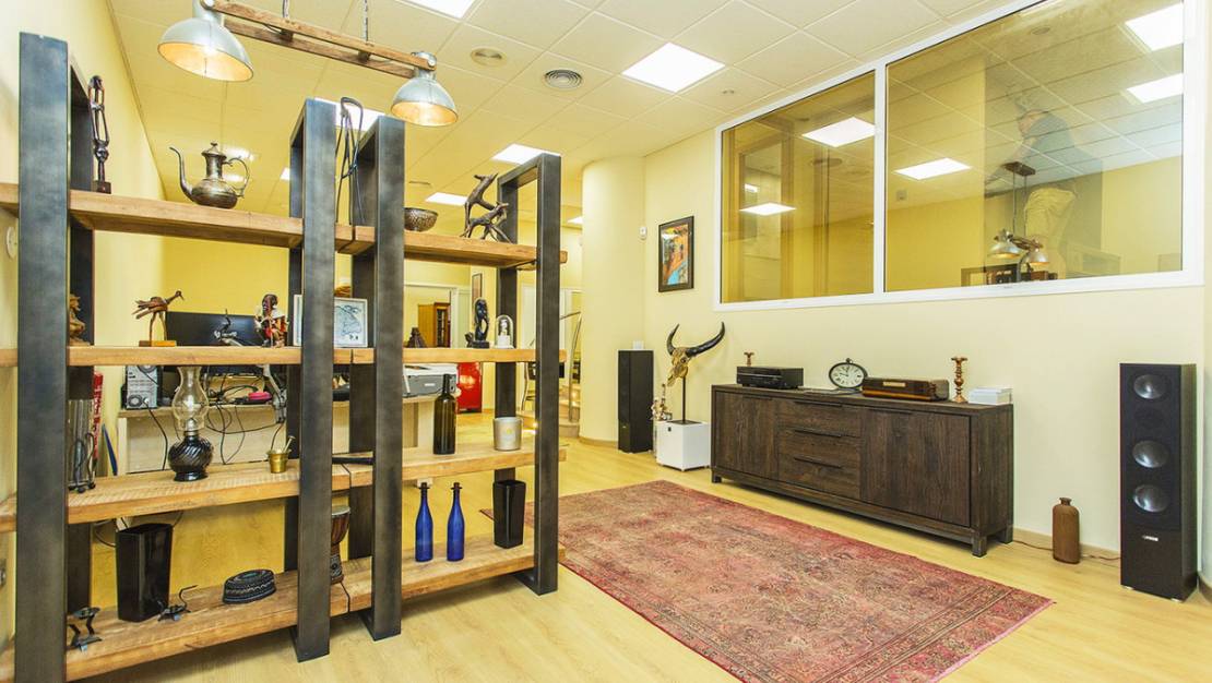 Sale - Commercial property - Torrevieja - Torrevieja Centro