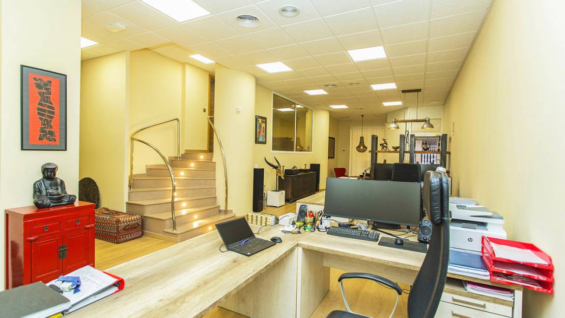 Sale - Commercial property - Torrevieja - Torrevieja Centro