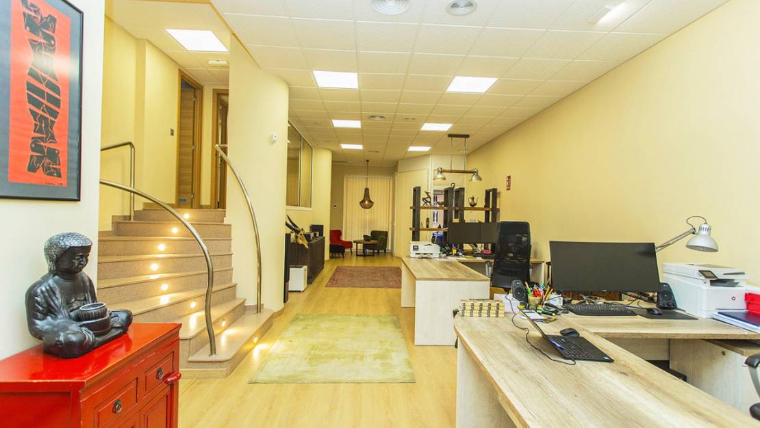 Sale - Commercial property - Torrevieja - Torrevieja Centro