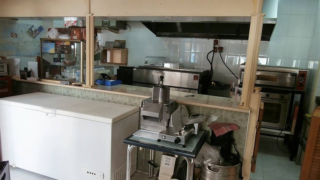 Sale - Commercial property - Torrevieja - Torrevieja Centro