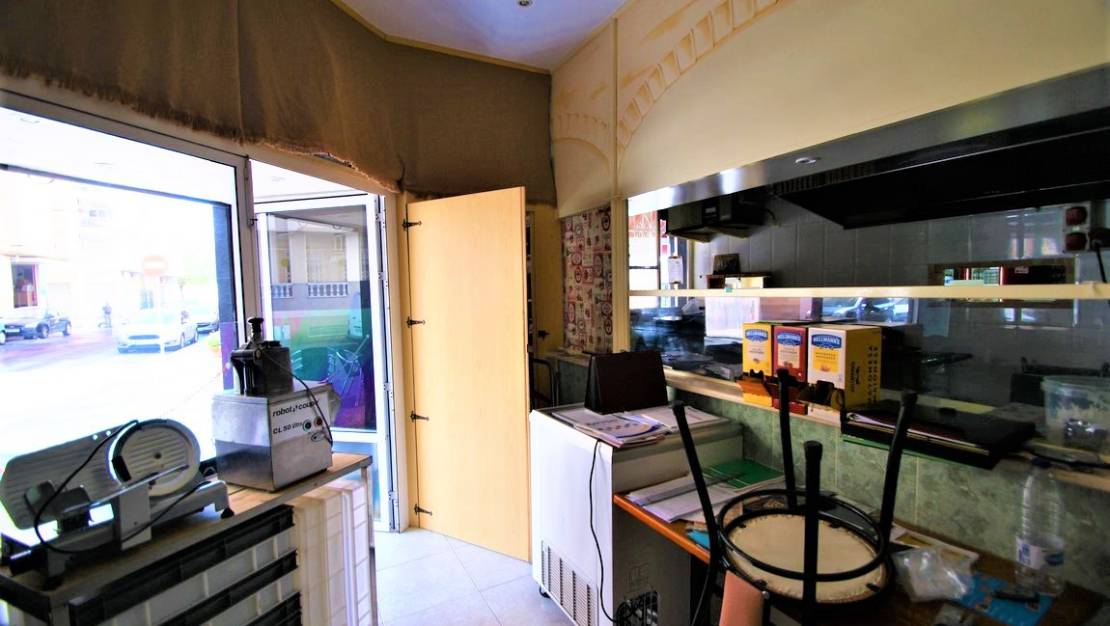 Sale - Commercial property - Torrevieja - Torrevieja Centro