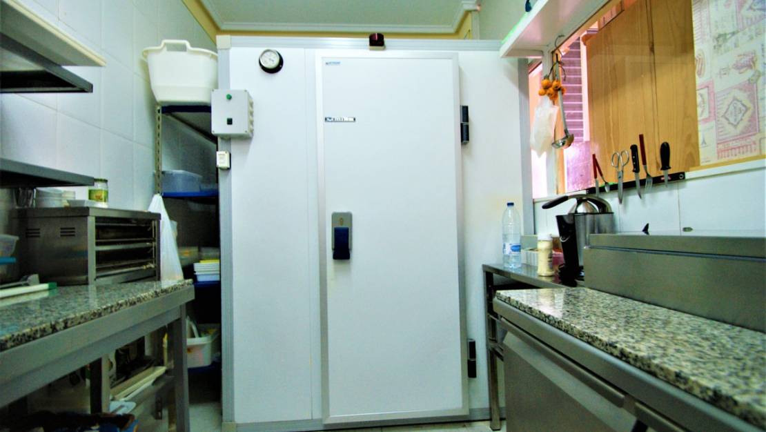 Sale - Commercial property - Torrevieja - Torrevieja Centro