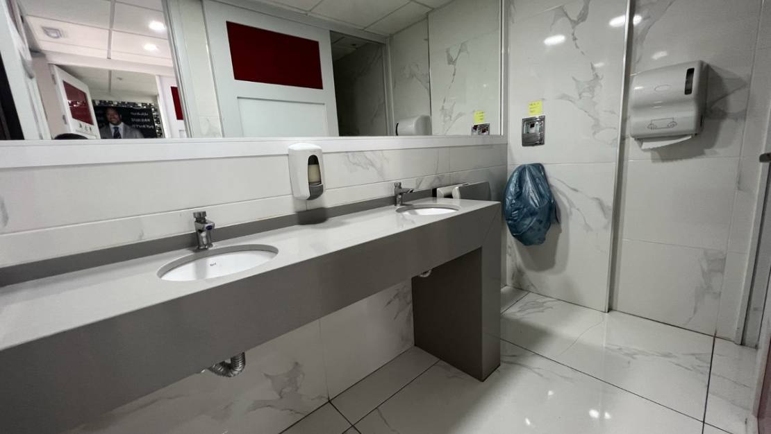 Sale - Commercial property - Torrevieja - Torrevieja Centro