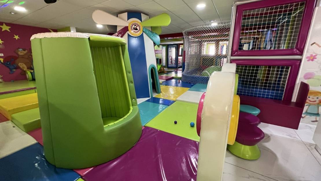 Sale - Commercial property - Torrevieja - Torrevieja Centro