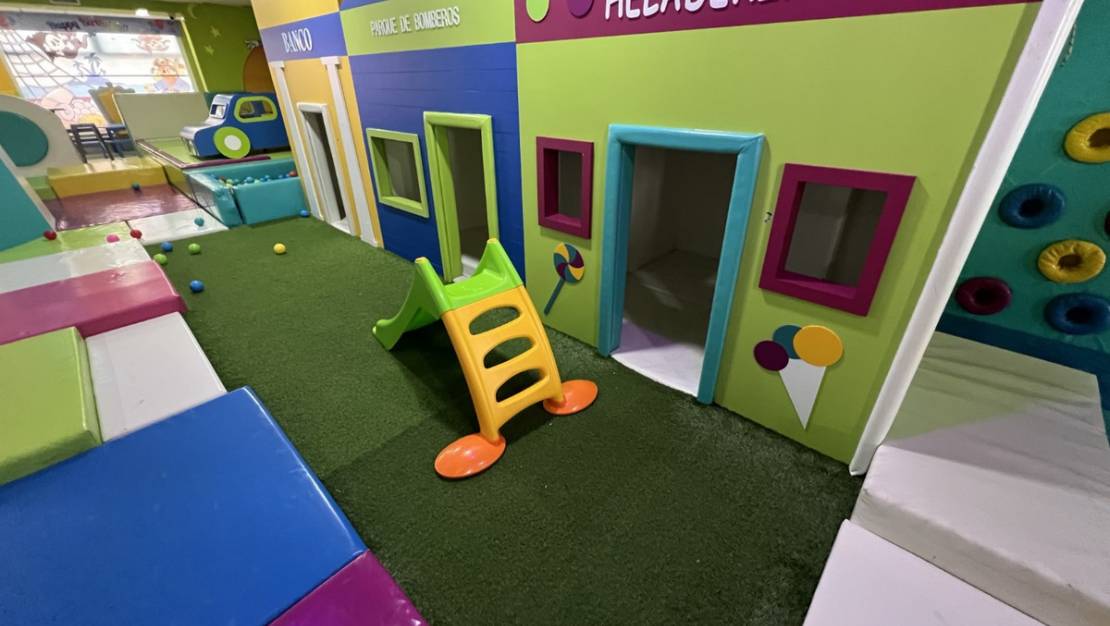 Sale - Commercial property - Torrevieja - Torrevieja Centro