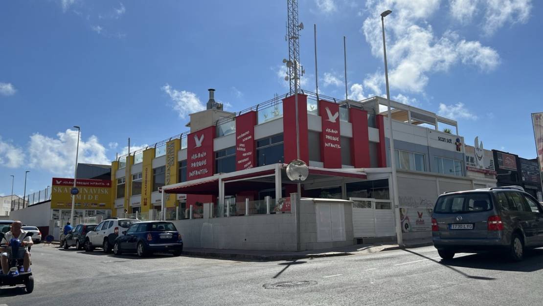 Sale - Commercial property - Torrevieja - Torrevieja Centro