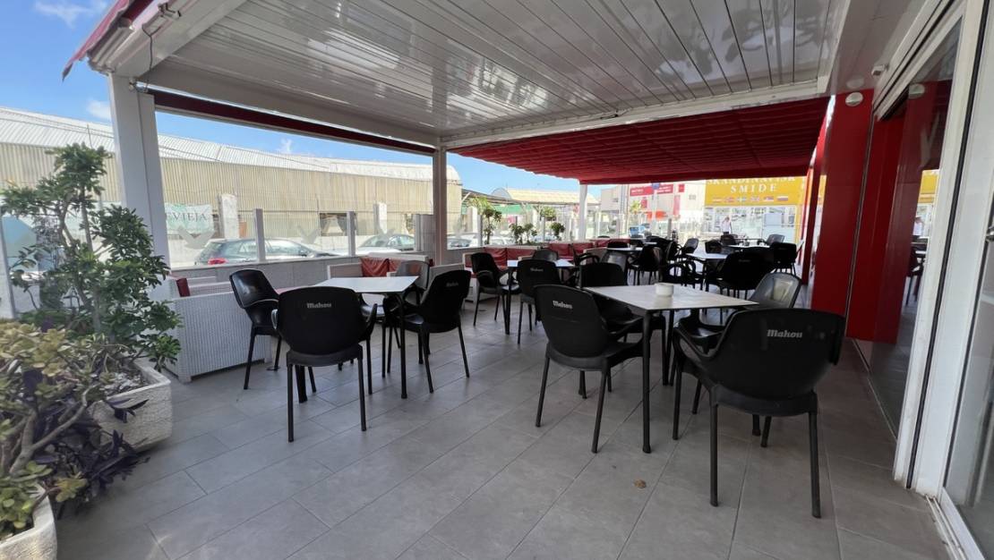 Sale - Commercial property - Torrevieja - Torrevieja Centro