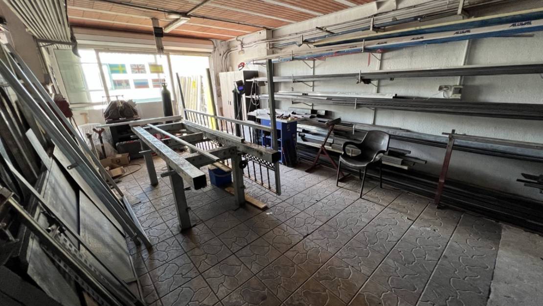 Sale - Commercial property - Torrevieja - Torrevieja Centro