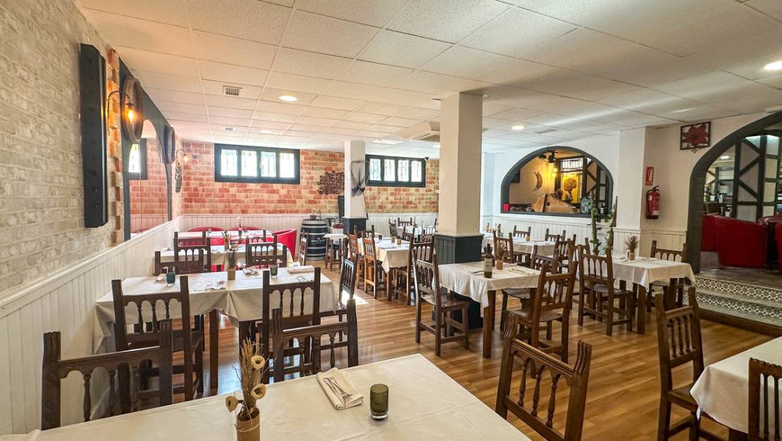 Sale - Commercial property - Torrevieja - Torrevieja Centro