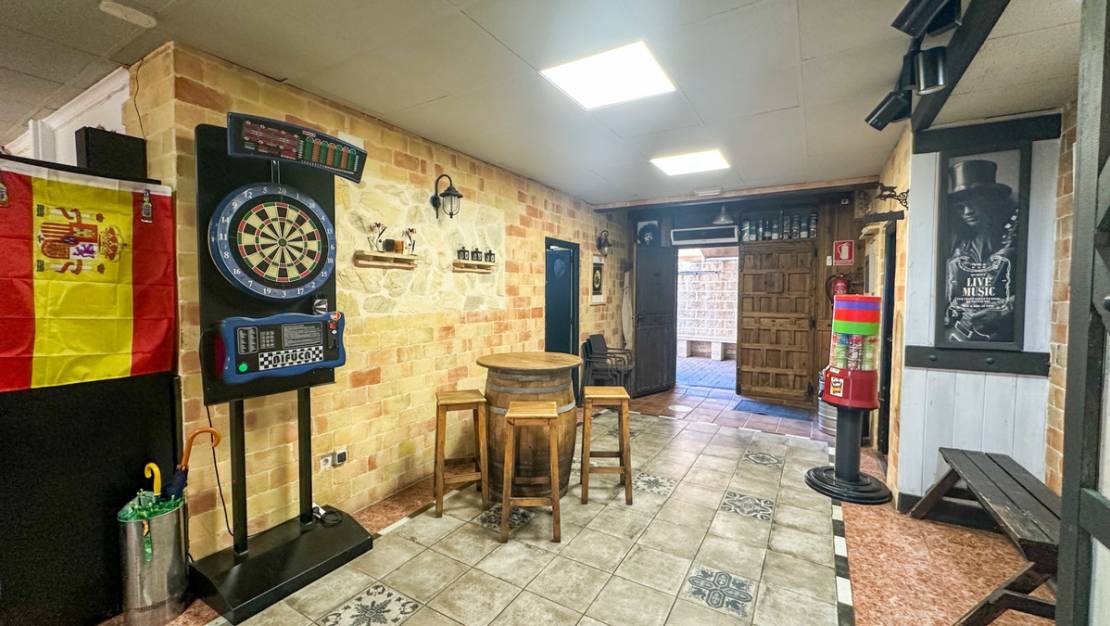 Sale - Commercial property - Torrevieja - Torrevieja Centro