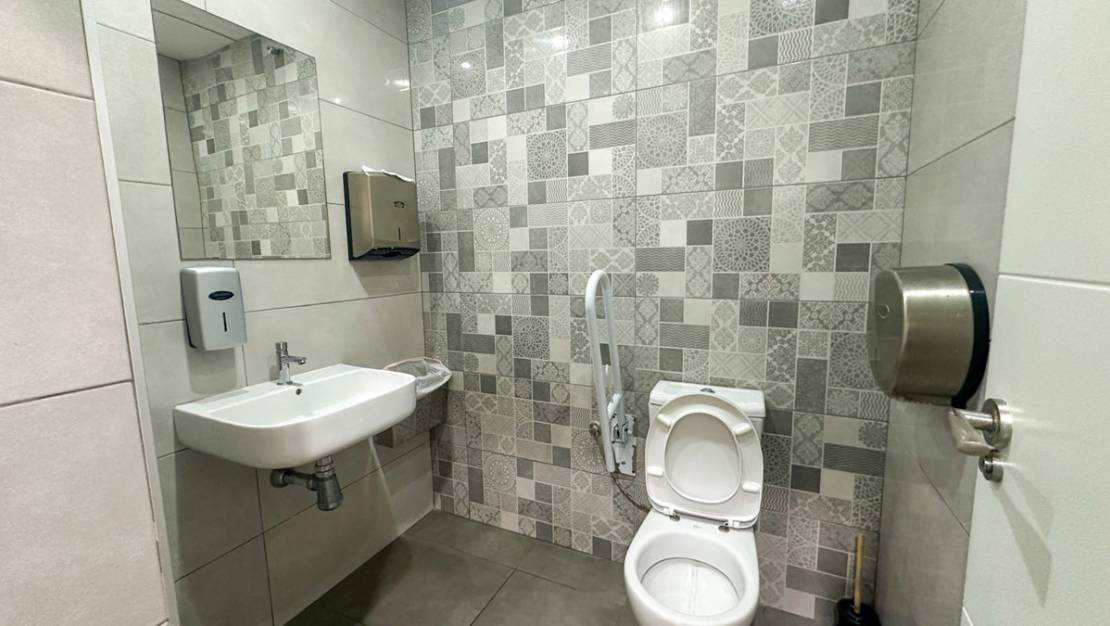 Sale - Commercial property - Torrevieja - Torrevieja Centro