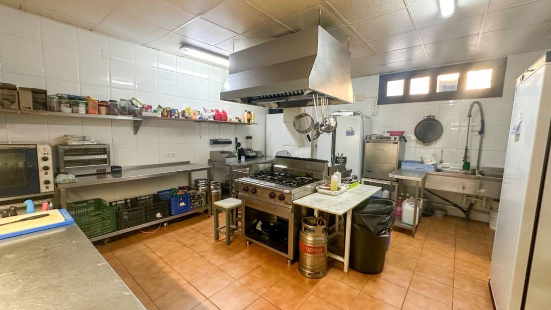 Sale - Commercial property - Torrevieja - Torrevieja Centro