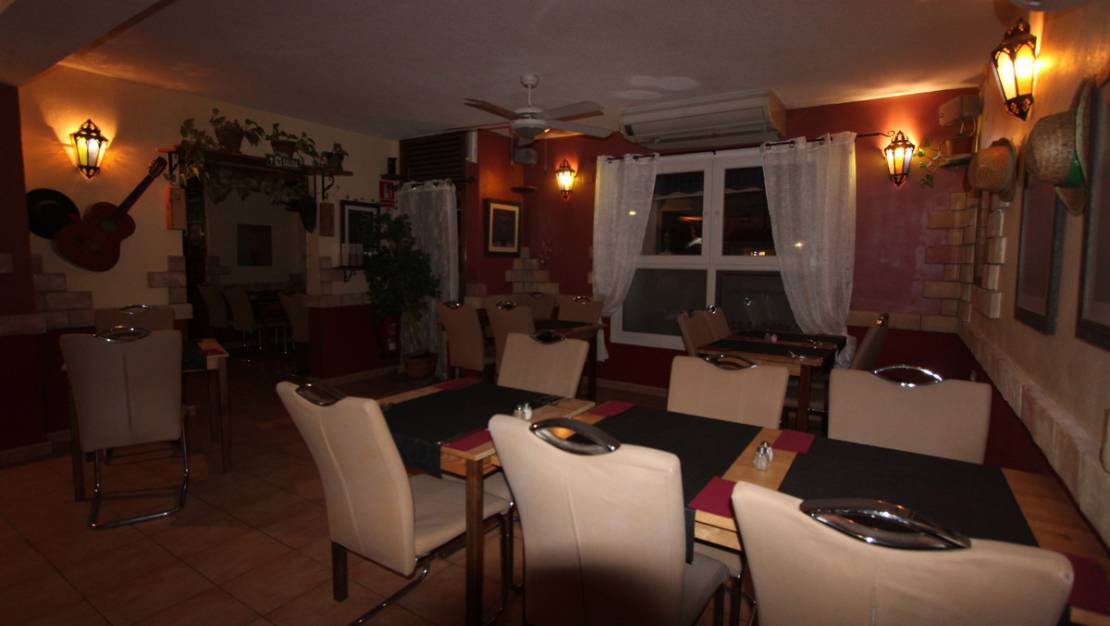 Sale - Commercial property - Torrevieja - Torrevieja Centro