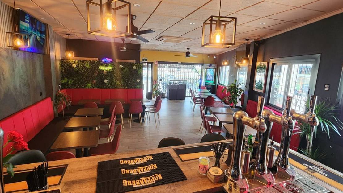 Sale - Commercial property - Torrevieja - Torrevieja Centro