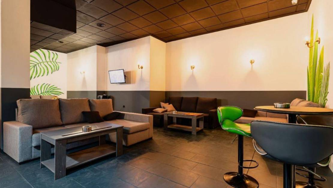 Sale - Commercial property - Torrevieja - Torrevieja Centro