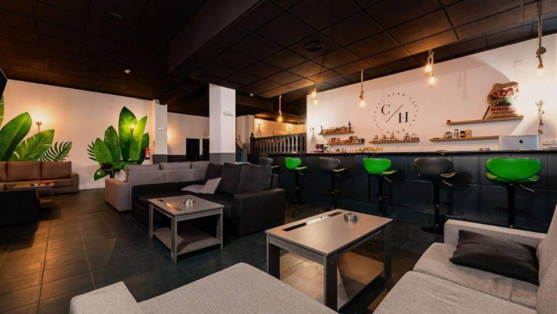 Sale - Commercial property - Torrevieja - Torrevieja Centro