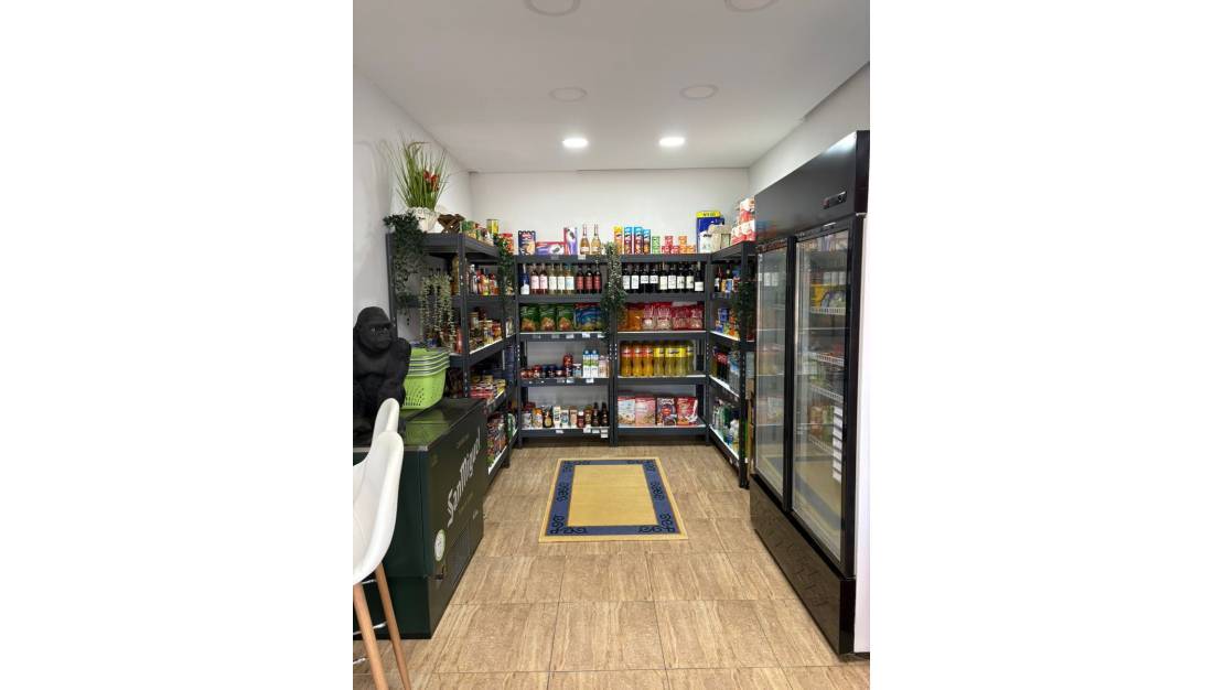 Sale - Commercial property - Torrevieja - Torrevieja Centro