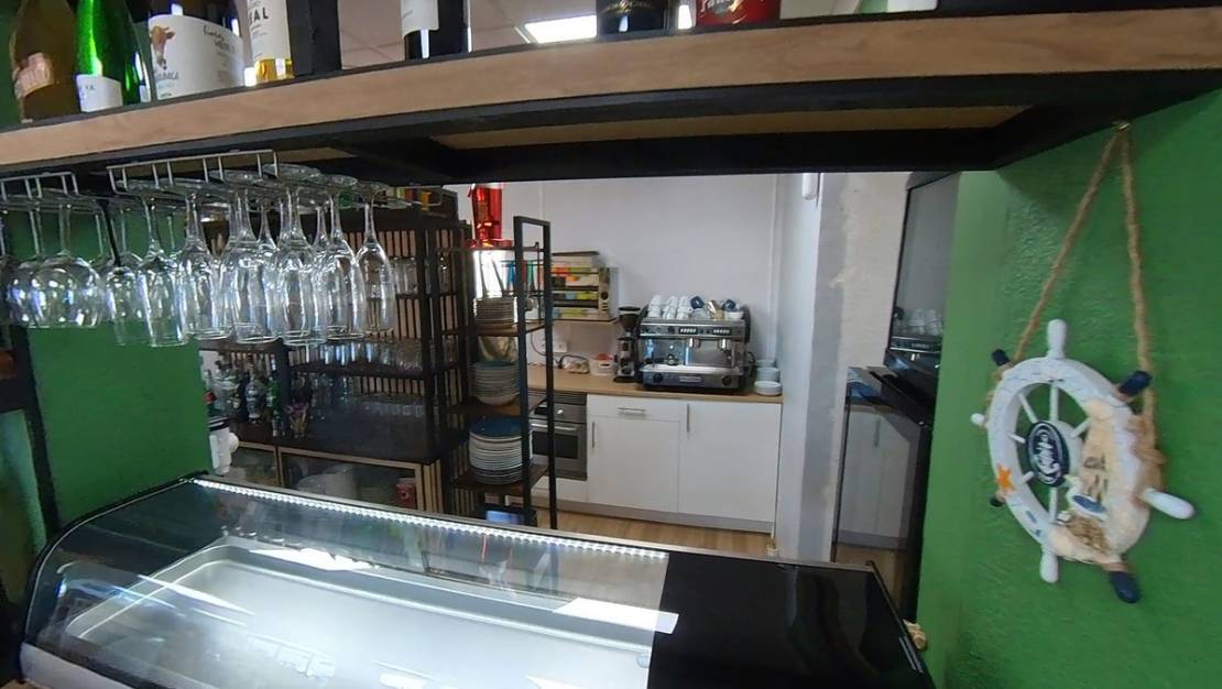 Sale - Commercial property - Torrevieja - Torrevieja Centro