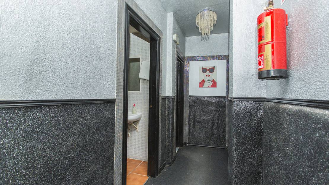 Sale - Commercial property - Torrevieja - Torrevieja Centro