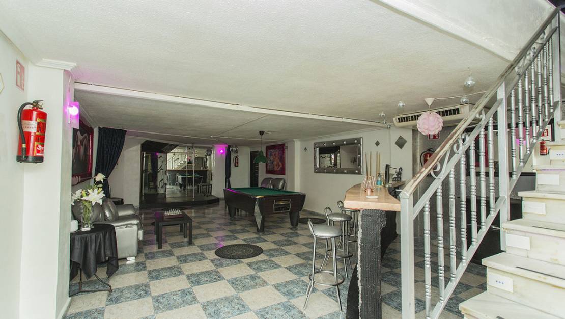 Sale - Commercial property - Torrevieja - Torrevieja Centro