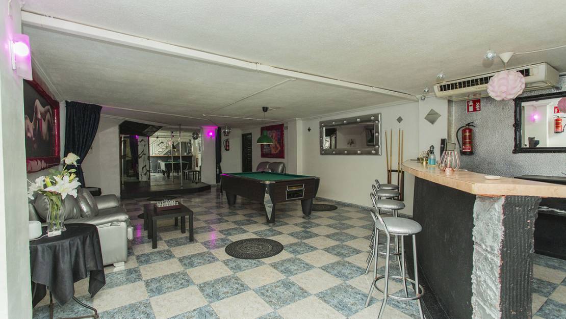 Sale - Commercial property - Torrevieja - Torrevieja Centro