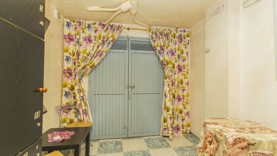 Sale - Commercial property - Torrevieja - Torrevieja Centro