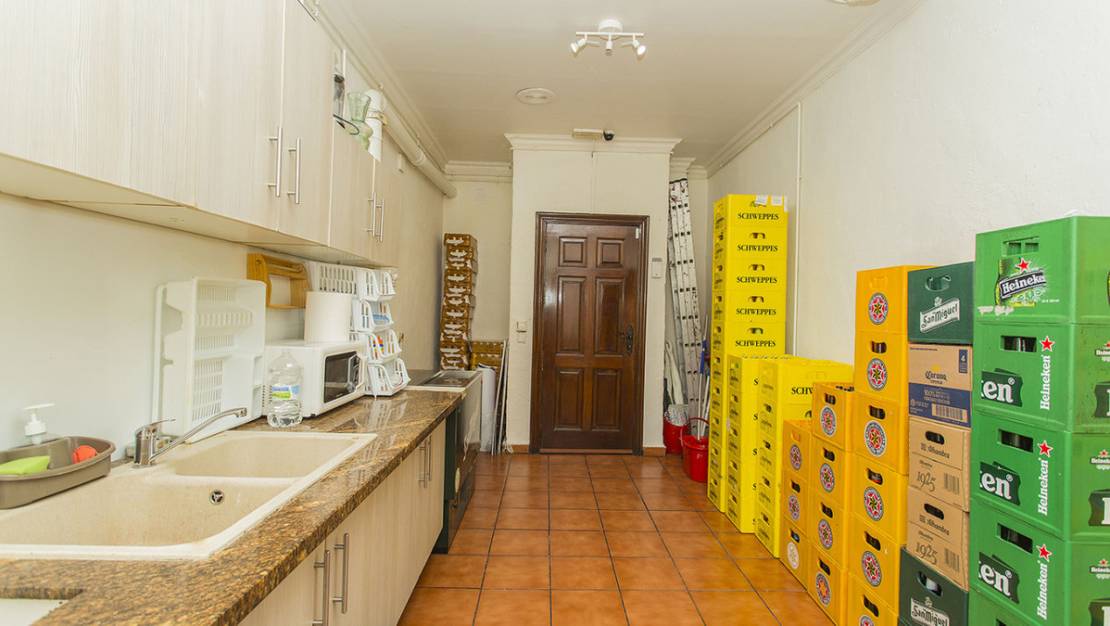 Sale - Commercial property - Torrevieja - Torrevieja Centro