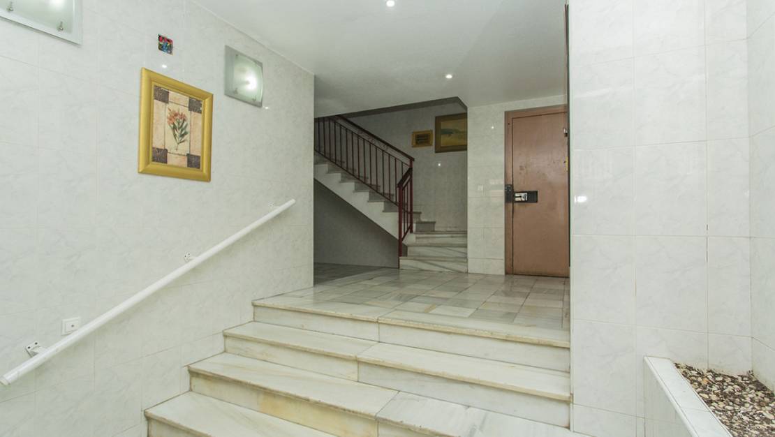 Sale - Commercial property - Torrevieja - Torrevieja Centro