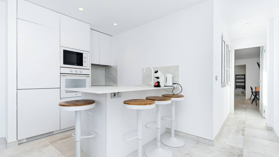 Sale - Commercial property - Torrevieja - Torrevieja Centro