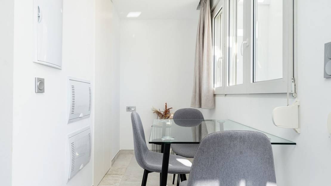 Sale - Commercial property - Torrevieja - Torrevieja Centro