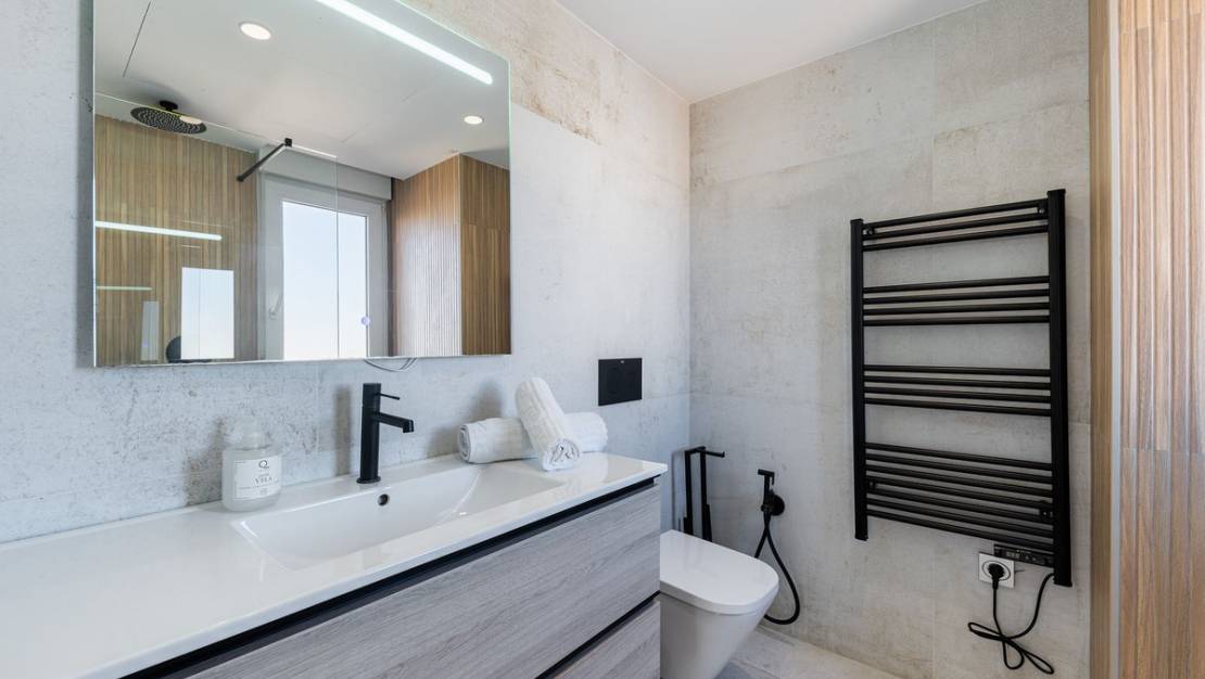 Sale - Commercial property - Torrevieja - Torrevieja Centro